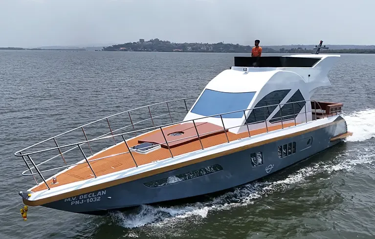 Aqua Declan yacht exterior view