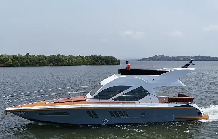 Aqua Declan yacht cruising in Goa