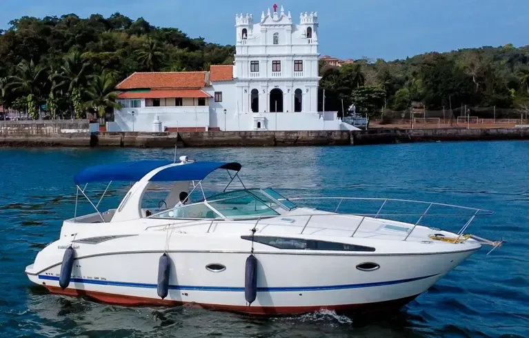 Bayliner Nautica yacht in Goa
