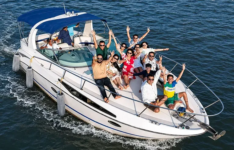 Bayliner Nautica yacht cruising in Goa