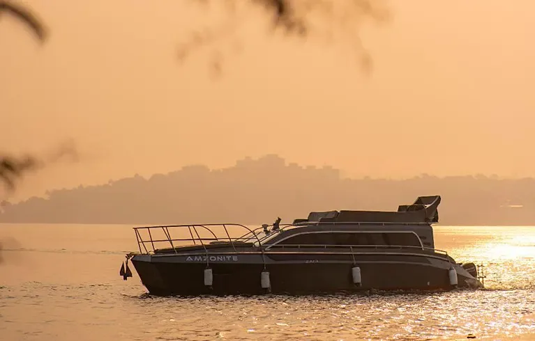 Rental Yacht Goa Black Panther Amzonite 1