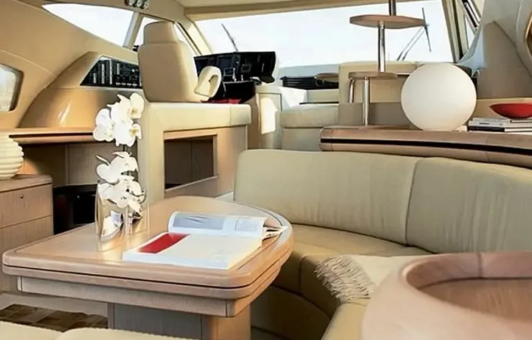 Ferretti 550