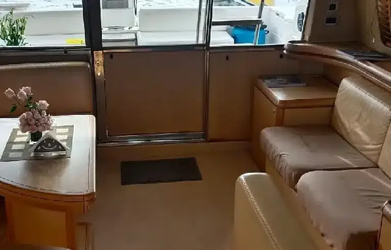 Ferretti 550