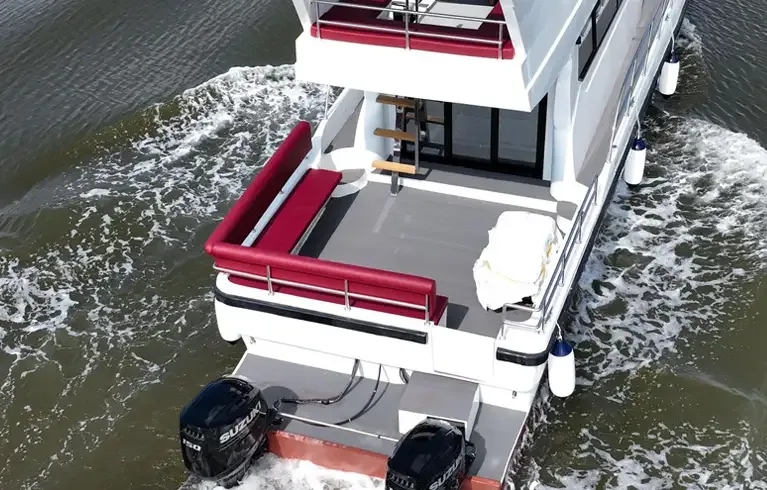 Pearl Harmony yacht cruising in Goa