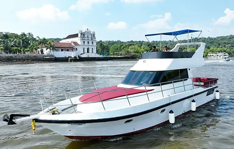 Pearl Harmony yacht in Goa