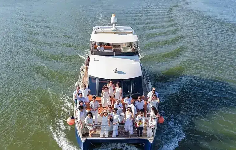 Tacho Catamaran